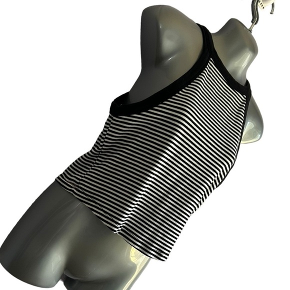 Forever 21 Striped Crop Top Black and White Plus • Used• 1X - Picture 4 of 6